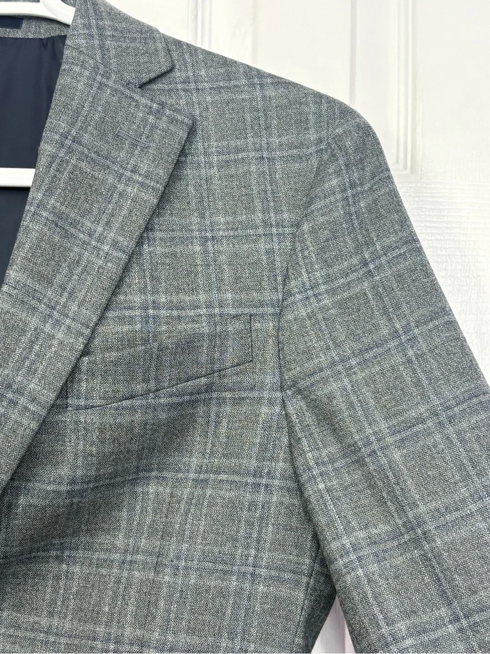Jos A. Bank 1905 Collection Gray Plaid Slim Fit Brrr Comfort Wool Blazer 38R